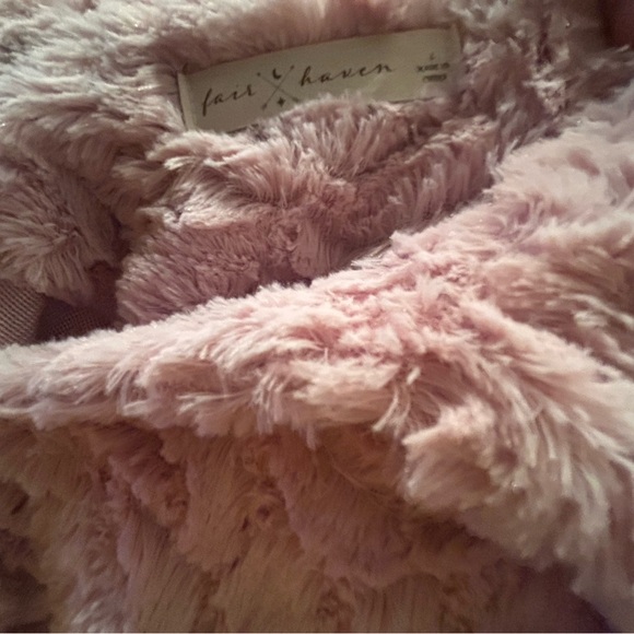 Fair Haven pale pink hoodie. Gorgeous floral pattern within the material. Size L - Picture 5 of 5